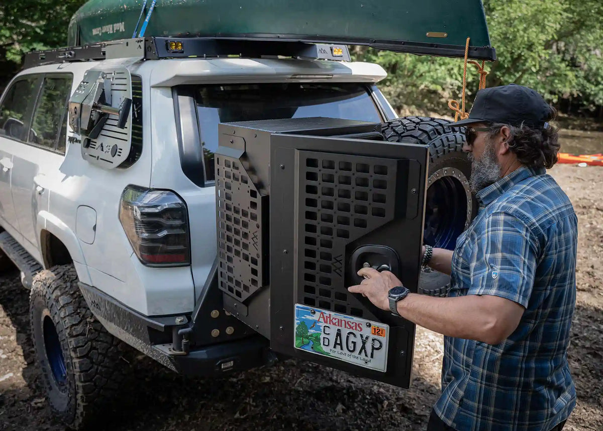 Universal Overland Storage Box (19x28x15)